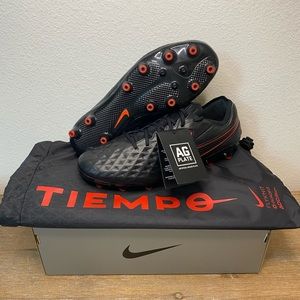 Nike Tiempo Legend 8 Elite AG-Pro Soccer Cleats